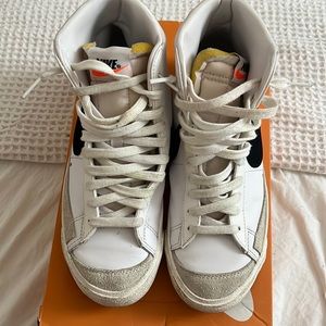 Nike Blazer Sneakers